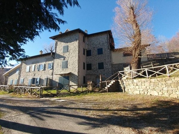 casa indipendente in vendita a Fanano in zona Canevare