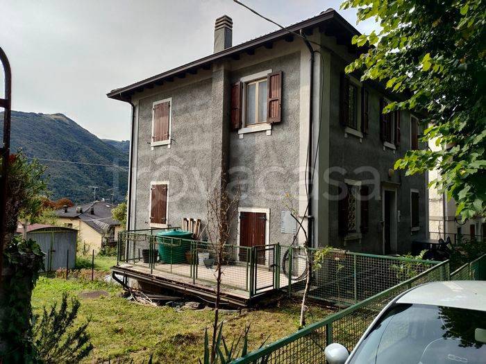 casa indipendente in vendita a Fanano