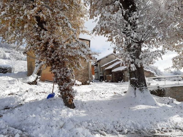 casa indipendente in vendita a Fanano