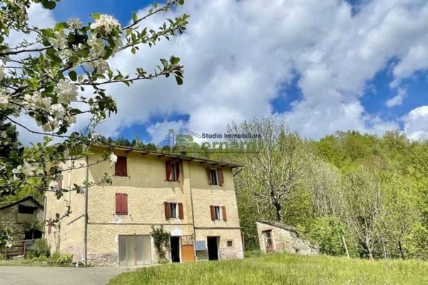 casa indipendente in vendita a Fanano in zona Canevare