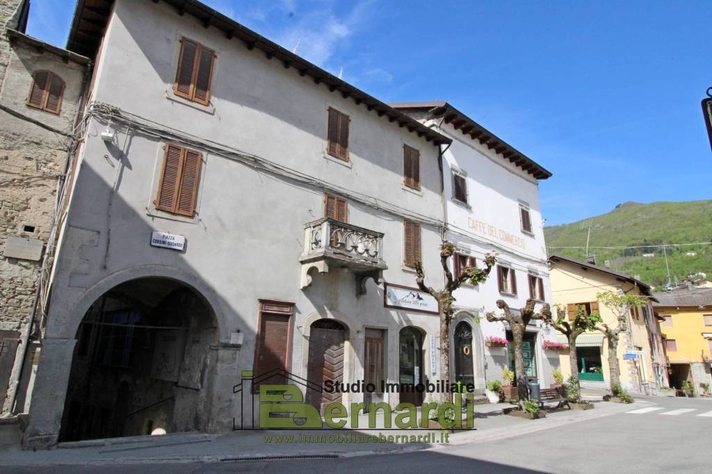 casa indipendente in vendita a Fanano