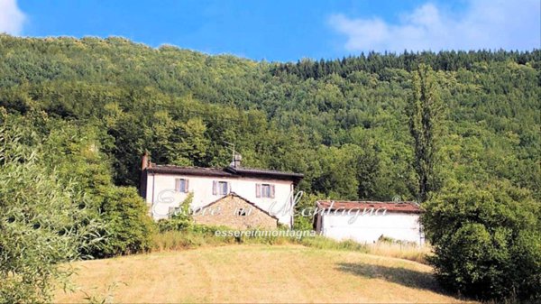 casa indipendente in vendita a Fanano in zona Serrazzone