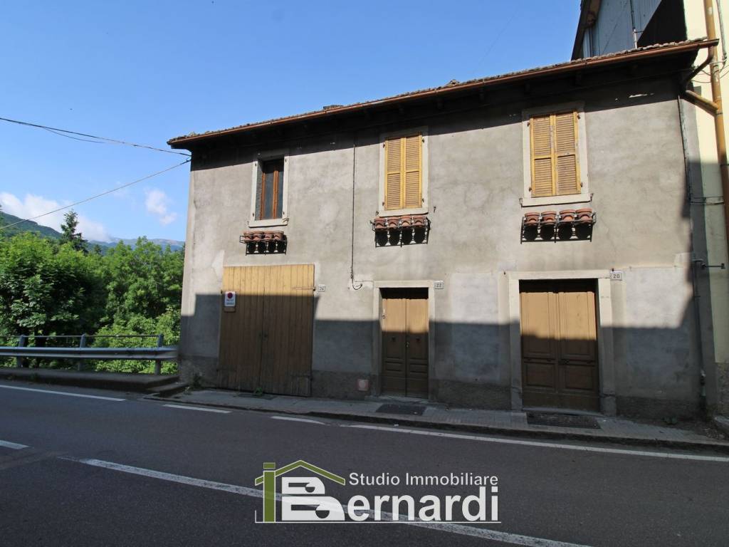 casa indipendente in vendita a Fanano