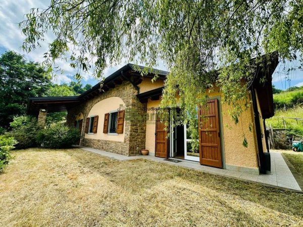 casa indipendente in vendita a Fanano