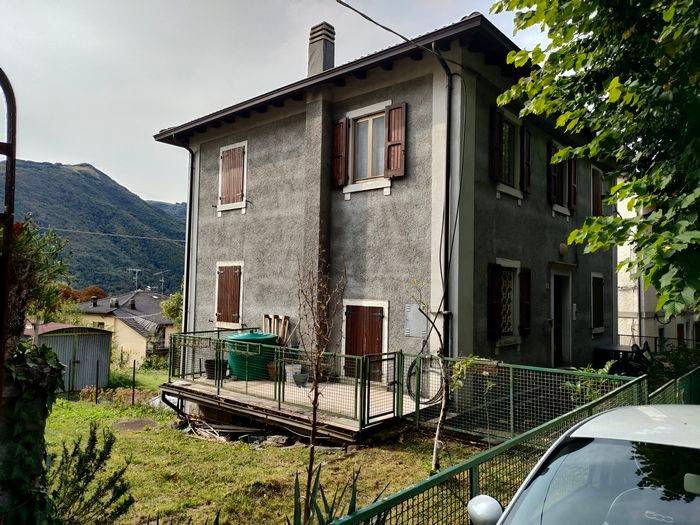 casa indipendente in vendita a Fanano