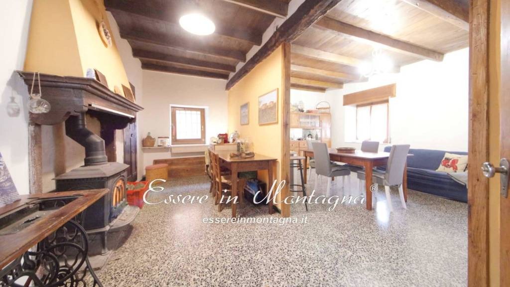 casa indipendente in vendita a Fanano in zona Trentino