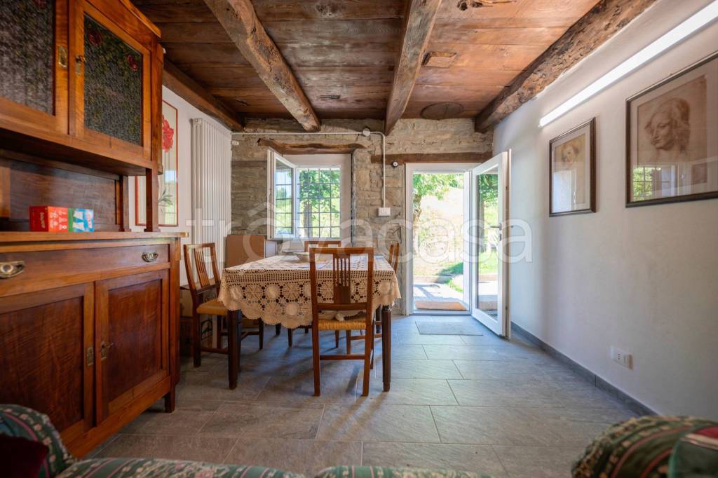 casa indipendente in vendita a Fanano