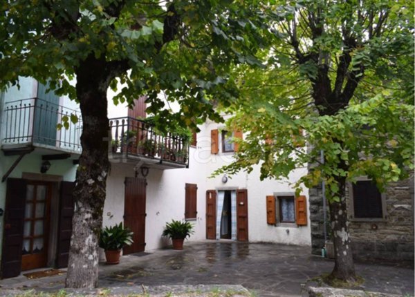 casa indipendente in vendita a Fanano