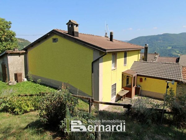 casa indipendente in vendita a Fanano in zona Canevare
