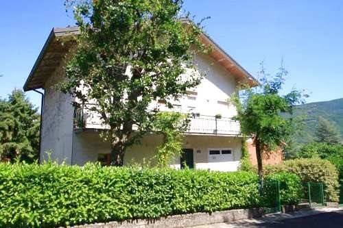 casa indipendente in vendita a Fanano