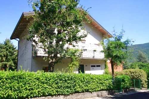 casa indipendente in vendita a Fanano