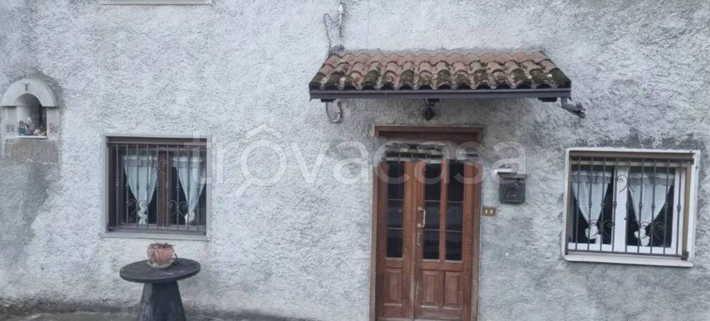 casa indipendente in vendita a Fanano