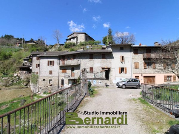 casa indipendente in vendita a Fanano in zona Ospitale