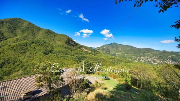 casa indipendente in vendita a Fanano