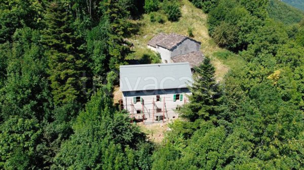 casa indipendente in vendita a Fanano in zona Serrazzone