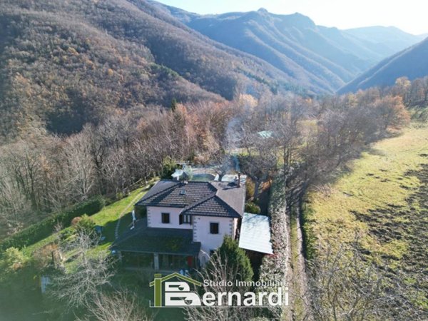 casa indipendente in vendita a Fanano