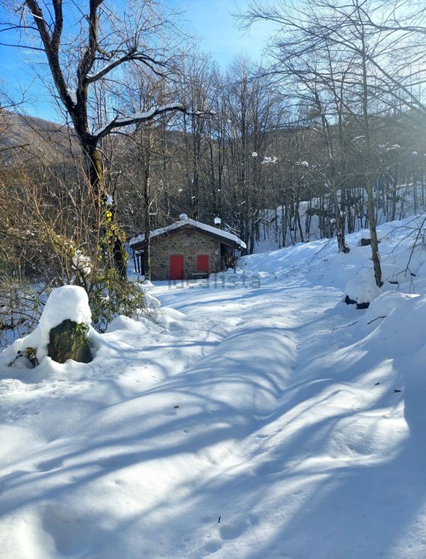 casa indipendente in vendita a Fanano