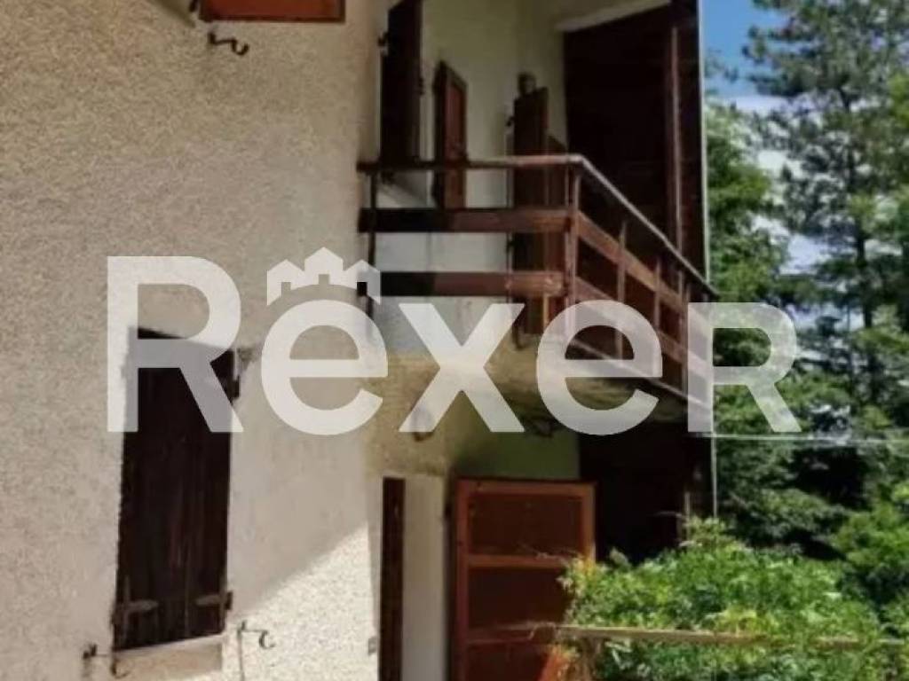 casa indipendente in vendita a Fanano in zona Serrazzone
