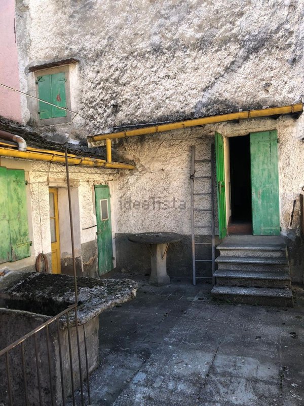 casa indipendente in vendita a Fanano