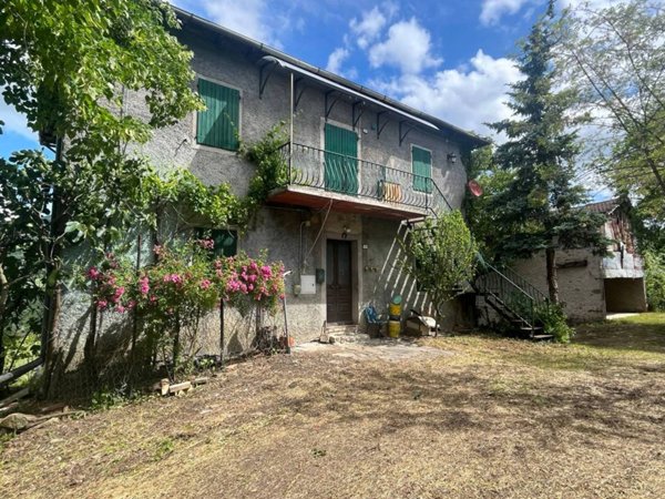 casa indipendente in vendita a Fanano