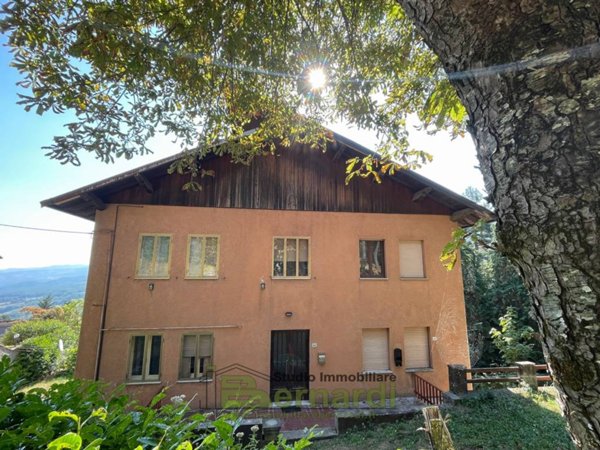 casa indipendente in vendita a Fanano