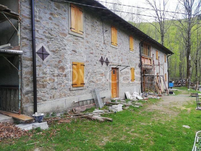 casa indipendente in vendita a Fanano in zona Serrazzone