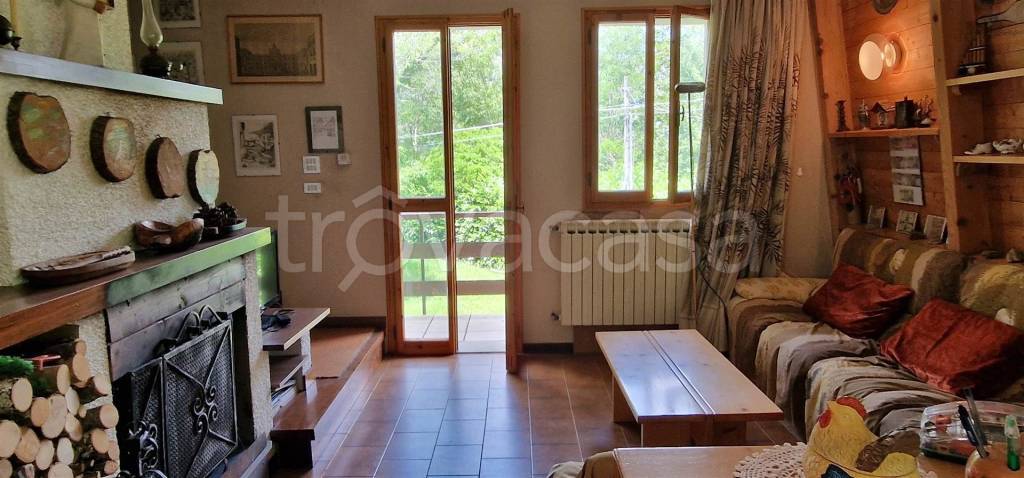 casa indipendente in vendita a Fanano in zona Serrazzone