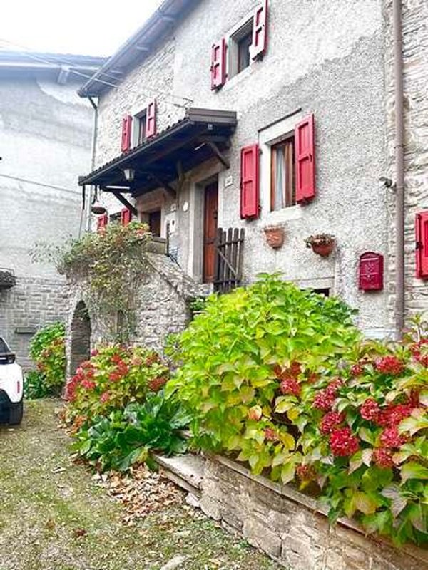 esavano in vendita a Fanano