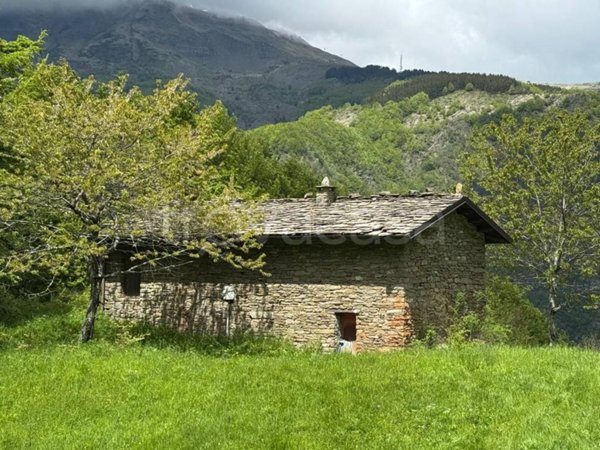 casa indipendente in vendita a Fanano