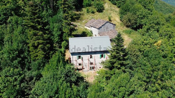 esavano in vendita a Fanano in zona Serrazzone