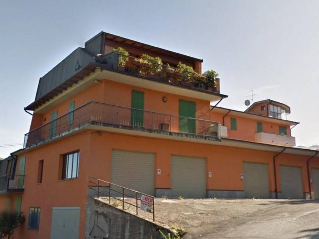 locale commerciale in vendita a Fanano