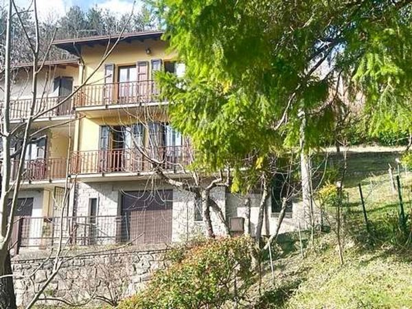 casa indipendente in vendita a Fanano