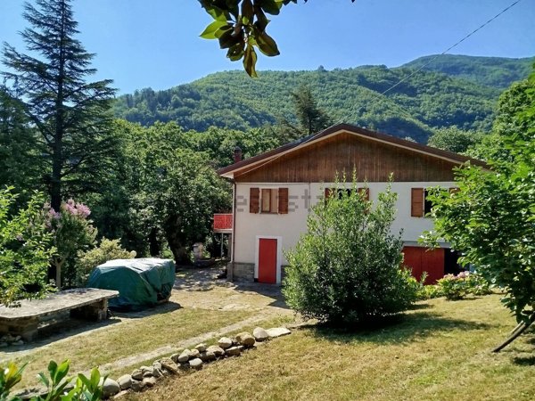 casa indipendente in vendita a Fanano