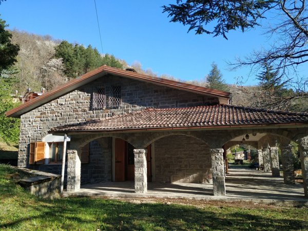 casa indipendente in vendita a Fanano