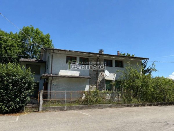 casa indipendente in vendita a Fanano in zona Serrazzone