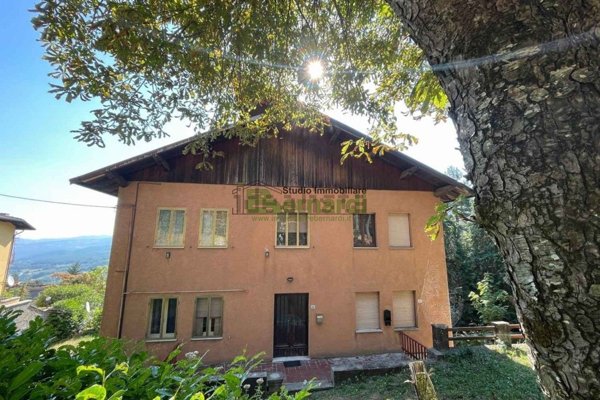 casa semindipendente in vendita a Fanano in zona Lotta