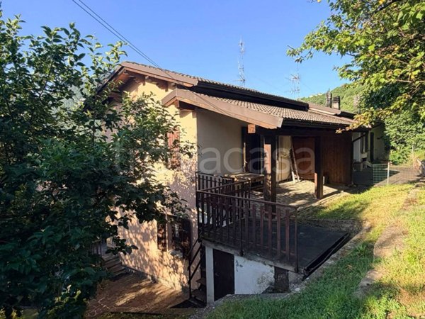 casa indipendente in vendita a Fanano in zona Lotta