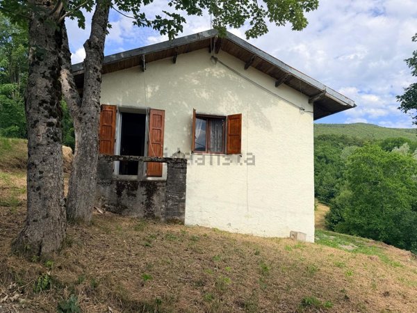casa indipendente in vendita a Fanano in zona Lotta
