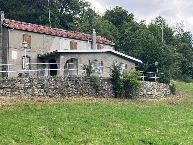 casa indipendente in vendita a Fanano in zona Lotta