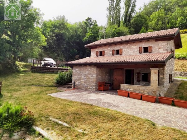 casa indipendente in vendita a Fanano in zona Trentino