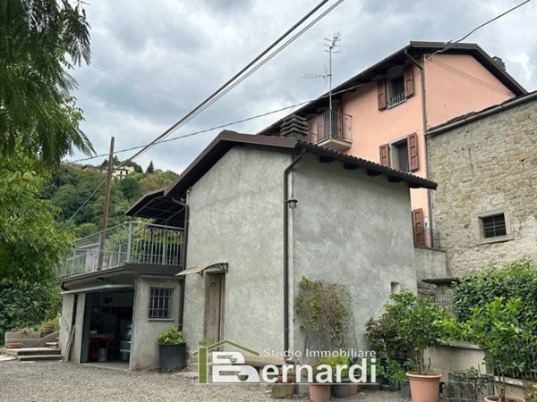 casa indipendente in vendita a Fanano in zona Lotta
