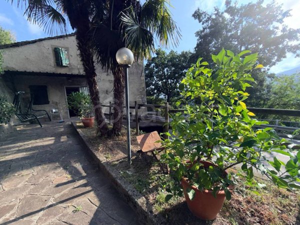casa indipendente in vendita a Fanano in zona Lotta