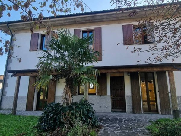 casa indipendente in vendita a Finale Emilia in zona Massa Finalese