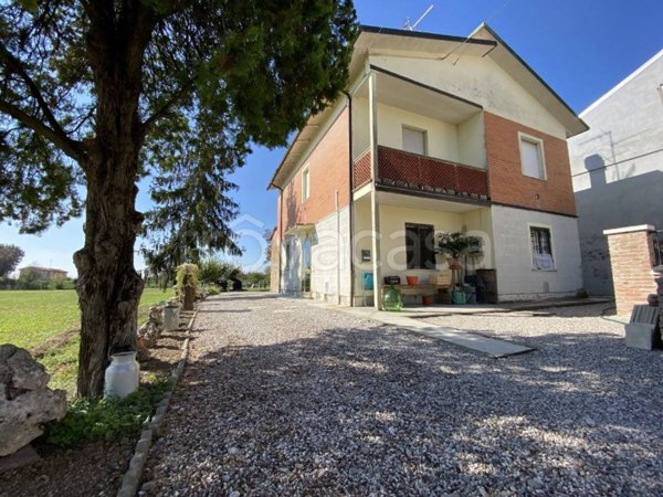 casa indipendente in vendita a Finale Emilia in zona Canaletto