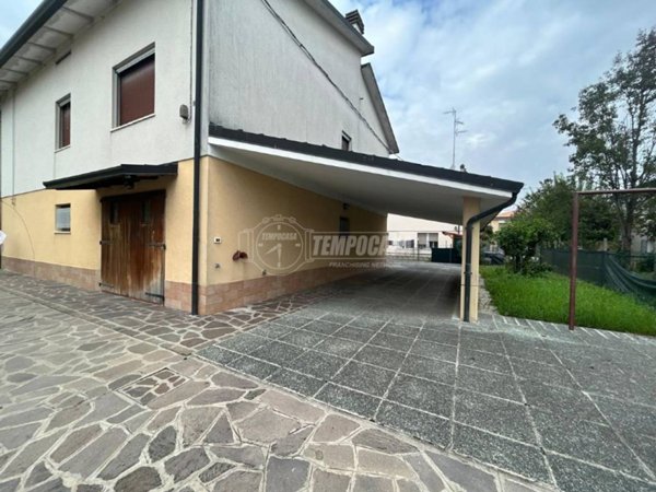 casa indipendente in vendita a Finale Emilia in zona Massa Finalese