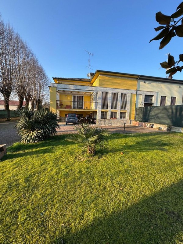 casa indipendente in vendita a Finale Emilia in zona Massa Finalese