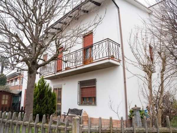 casa indipendente in vendita a Finale Emilia in zona Massa Finalese