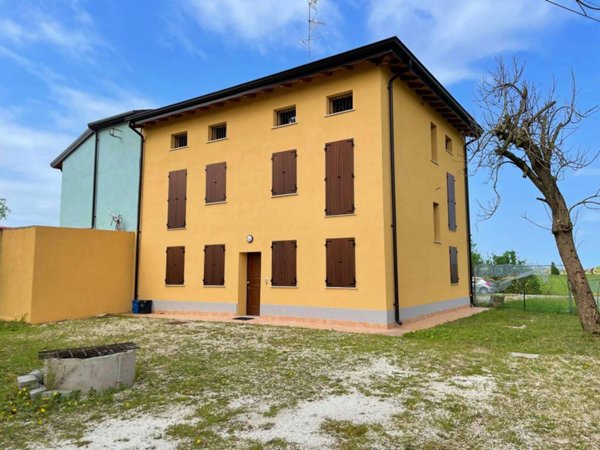 casa indipendente in vendita a Finale Emilia in zona Massa Finalese