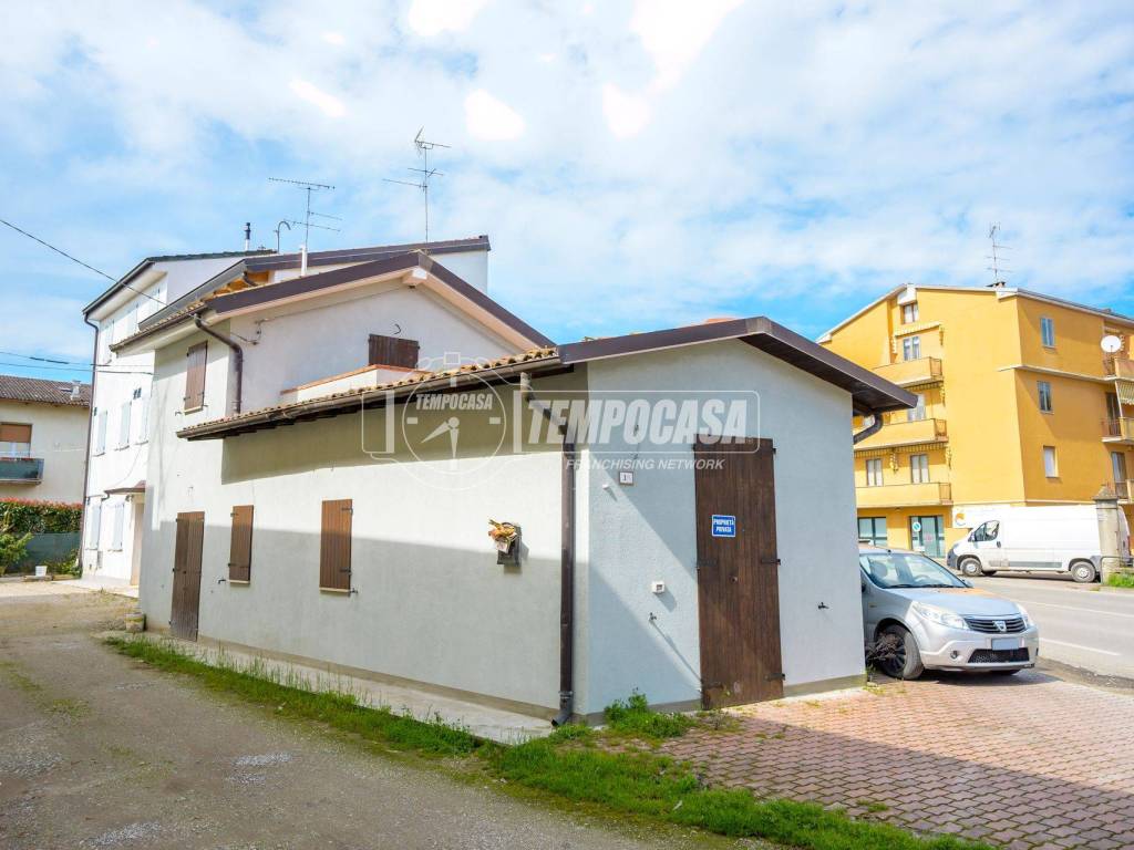 casa indipendente in vendita a Finale Emilia in zona Massa Finalese