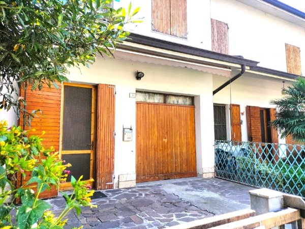 casa indipendente in vendita a Finale Emilia in zona Massa Finalese